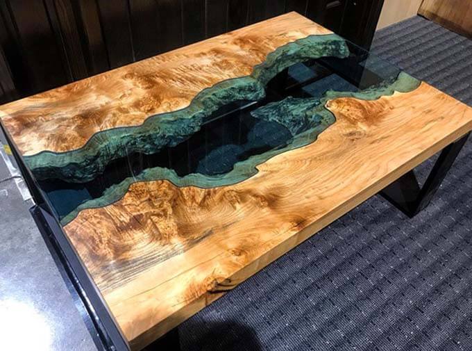 Mặt bàn gỗ keo epoxy resin 3