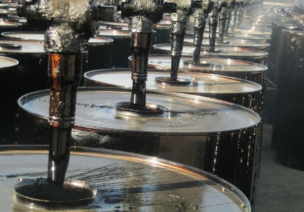 Nhựa đường là sản phẩm được tinh chế từ dầu mỏ